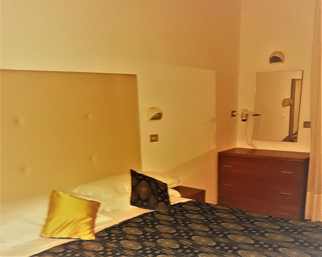 ריצ'יונה Hotel Venus מראה חיצוני תמונה